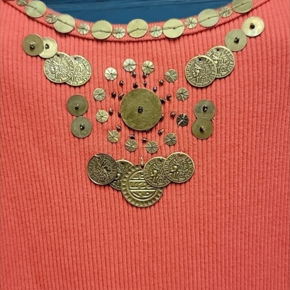 Pout Shirt woman's size XL - Picture 6 of 12